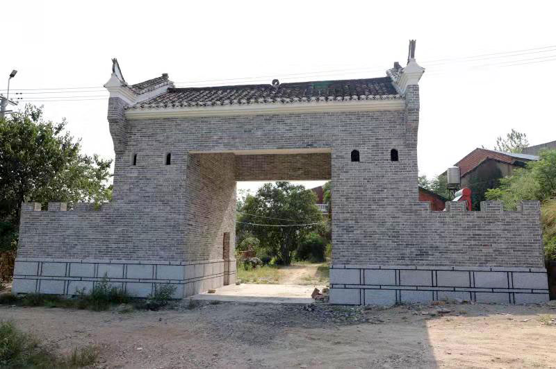 七里坪王锡九美丽乡村东门楼建设